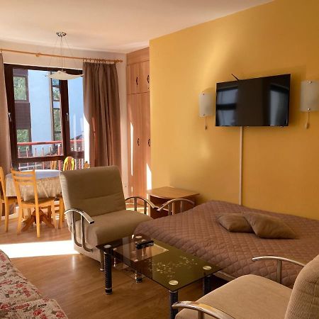 Apart Hotel Flora Residence - Clover Building Flat 09 보로베츠 외부 사진