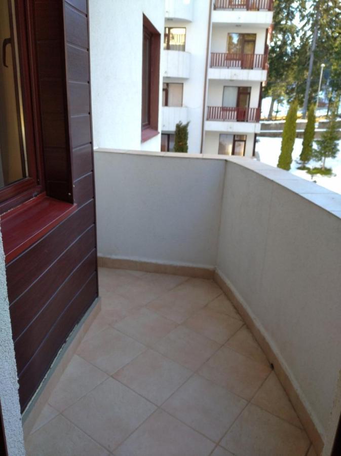Apart Hotel Flora Residence - Clover Building Flat 09 보로베츠 외부 사진