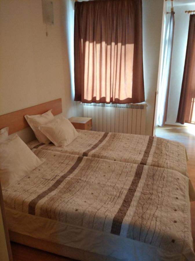 Apart Hotel Flora Residence - Clover Building Flat 09 보로베츠 외부 사진