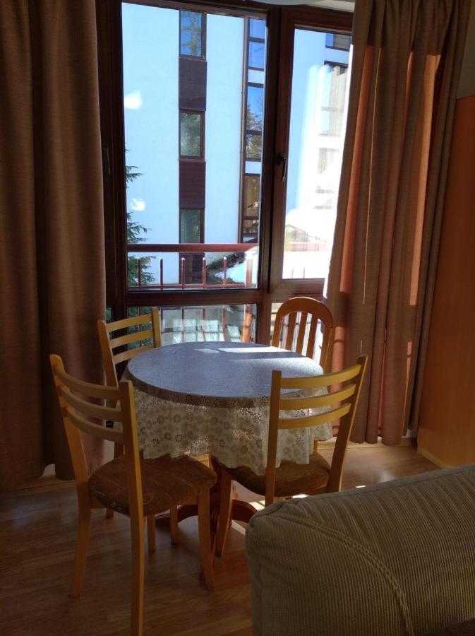 Apart Hotel Flora Residence - Clover Building Flat 09 보로베츠 외부 사진