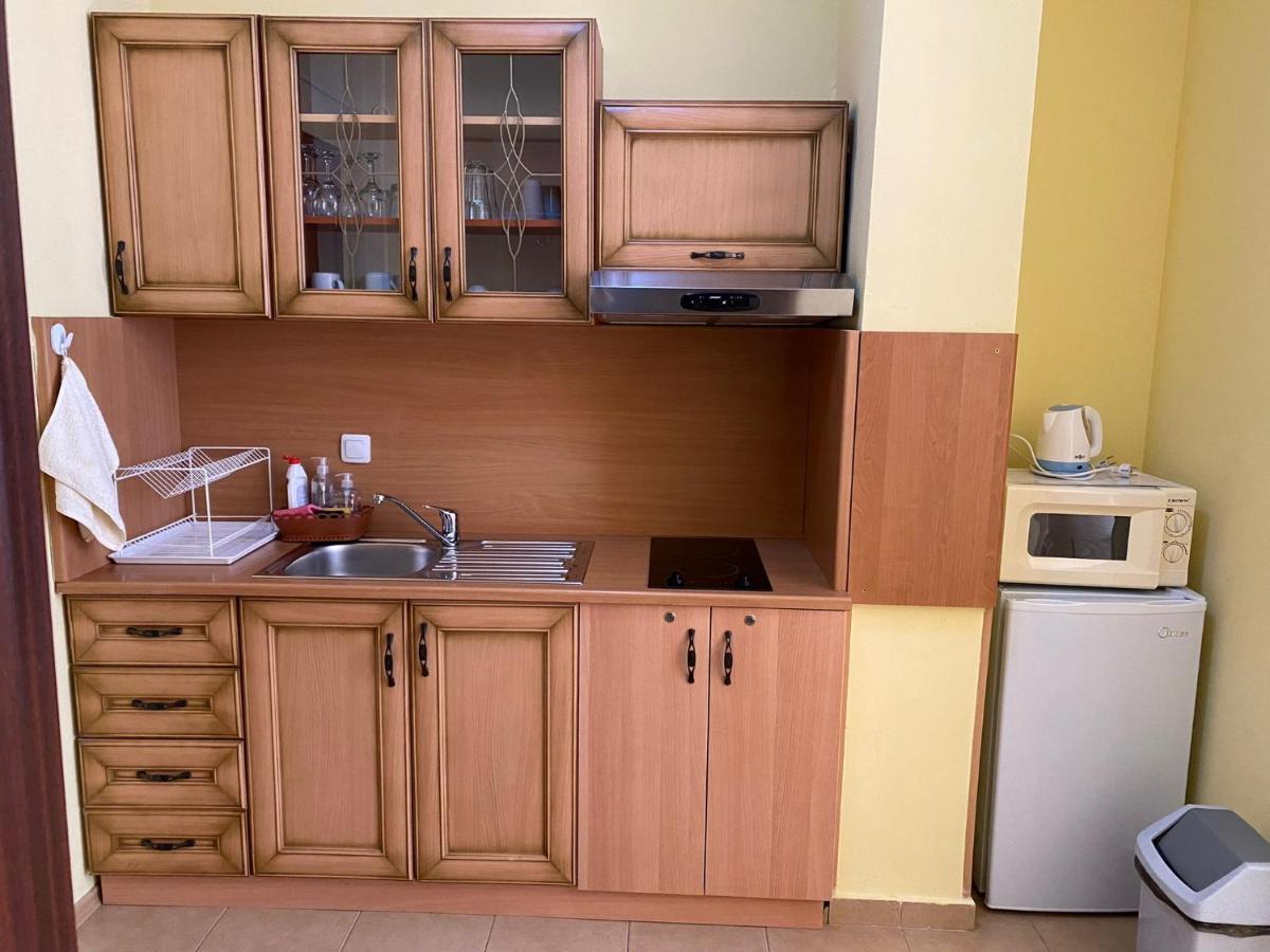 Apart Hotel Flora Residence - Clover Building Flat 09 보로베츠 외부 사진
